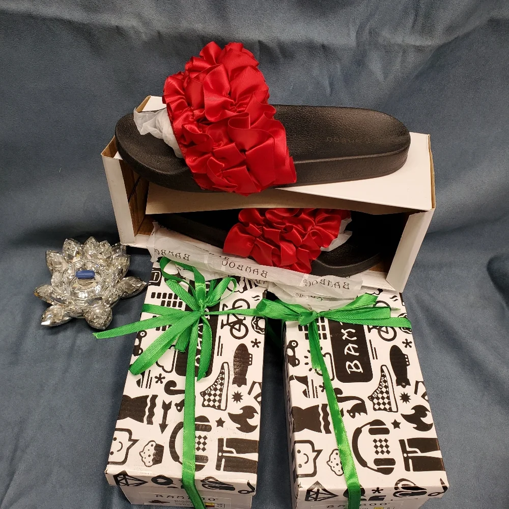NWT Bamboo β€π Satin Ruffled Slide in Sandal - Picture 10 of 11